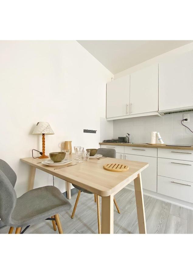 Coup De Coeur Au Pied Du Chateau - Nice Studio Ideally Located 안시 외부 사진