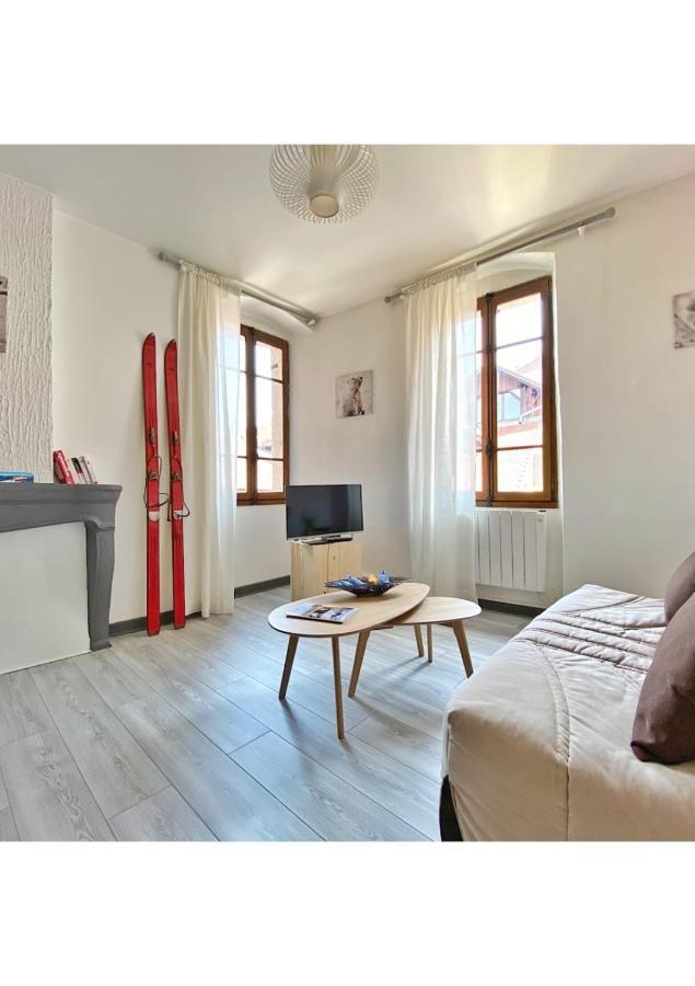 Coup De Coeur Au Pied Du Chateau - Nice Studio Ideally Located 안시 외부 사진