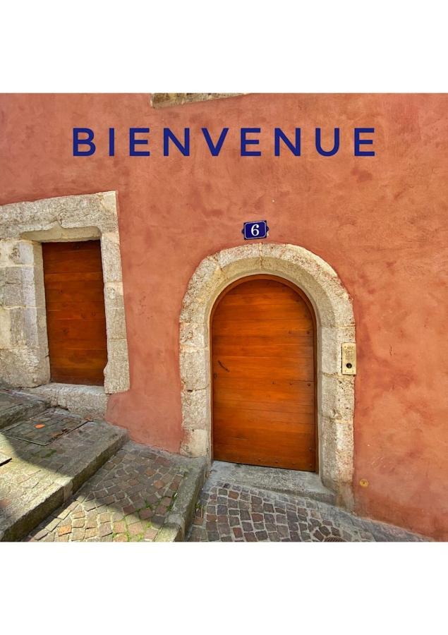 Coup De Coeur Au Pied Du Chateau - Nice Studio Ideally Located 안시 외부 사진